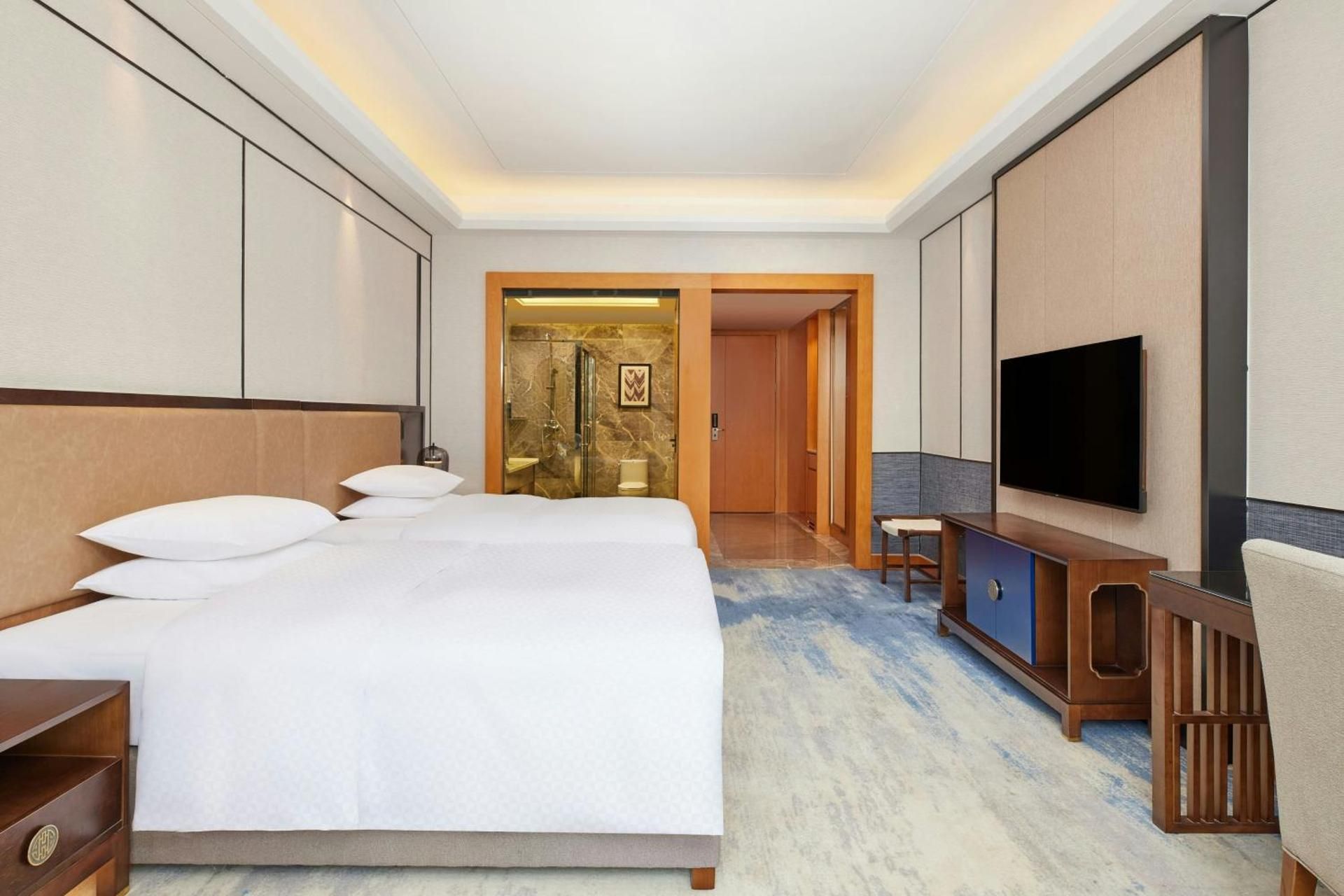 Superior Double Room with Two Double Beds and Balcony