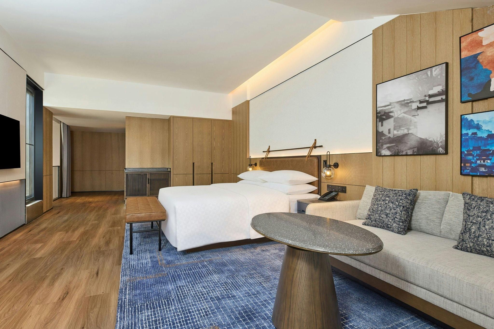 Four Points by Sheraton Anshun, Huangguoshu Duplex Hot Spring Suite B, 2 Bedroom Suite, Bedroom 1: 1 King, Bedroom 2: 1 King 2