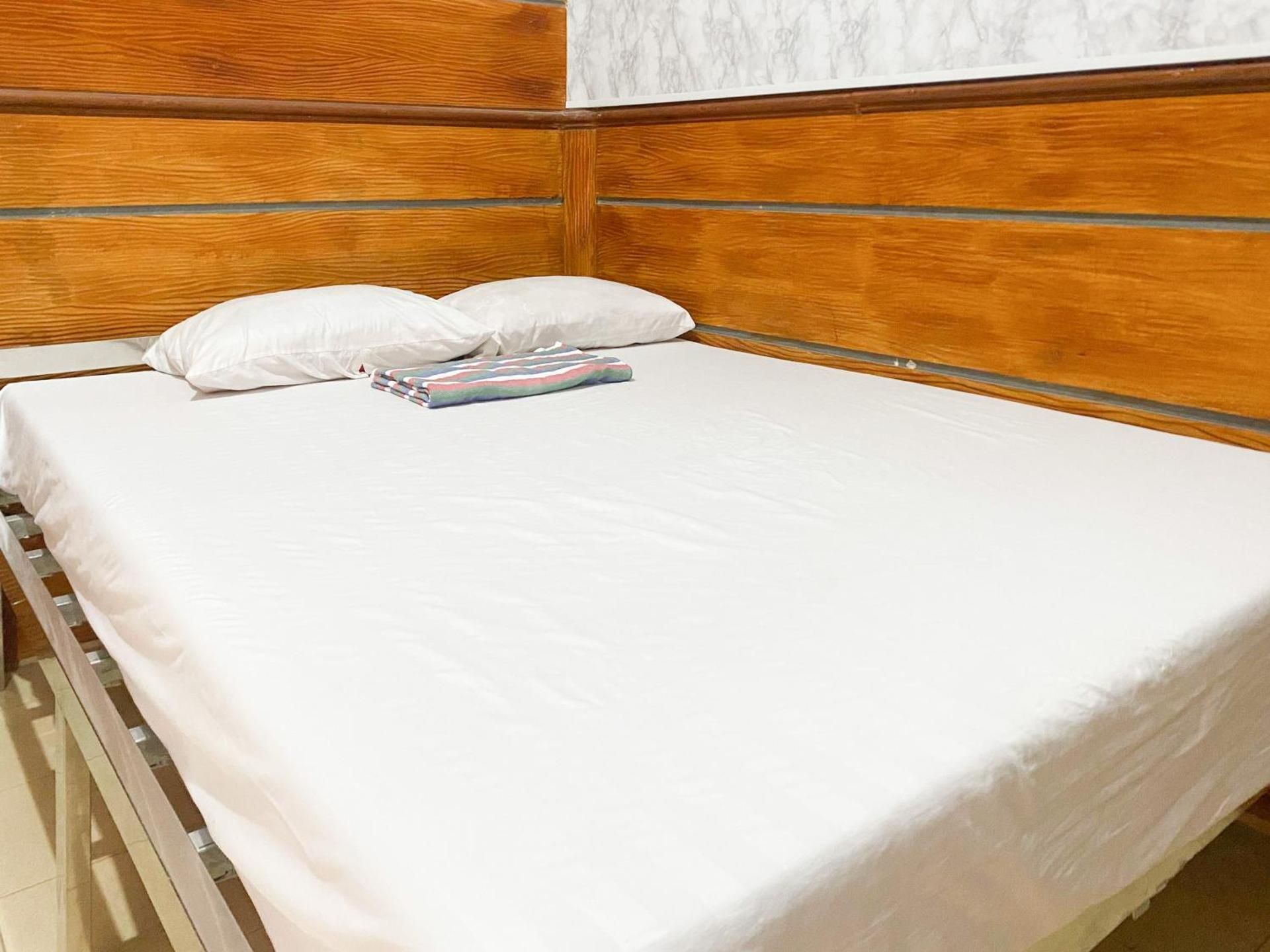 Homestay Jaya Asri Syariah RedPartner near Alun Alun Jombang Standard Double Room