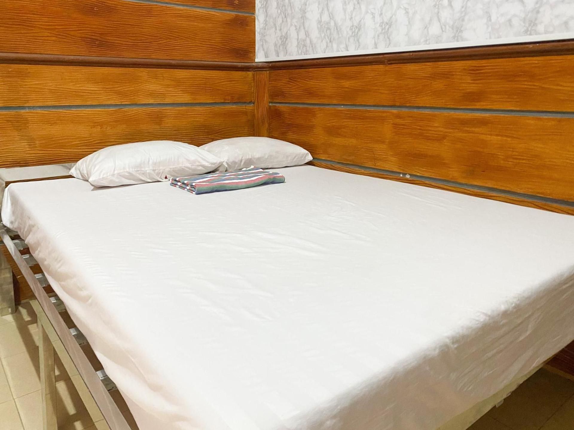 Homestay Jaya Asri Syariah RedPartner near Alun Alun Jombang Standard Double Room 2