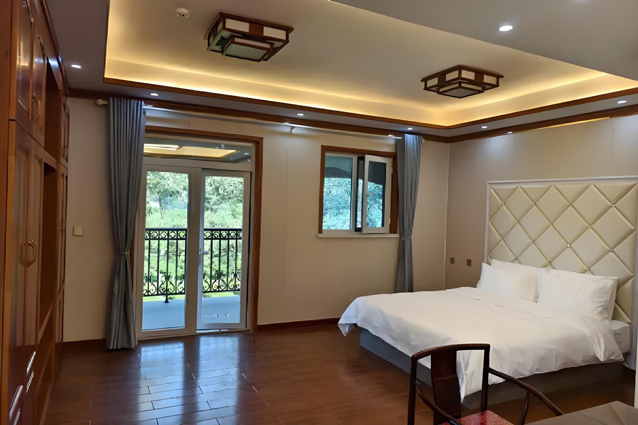 Huazhu - Room With Bed