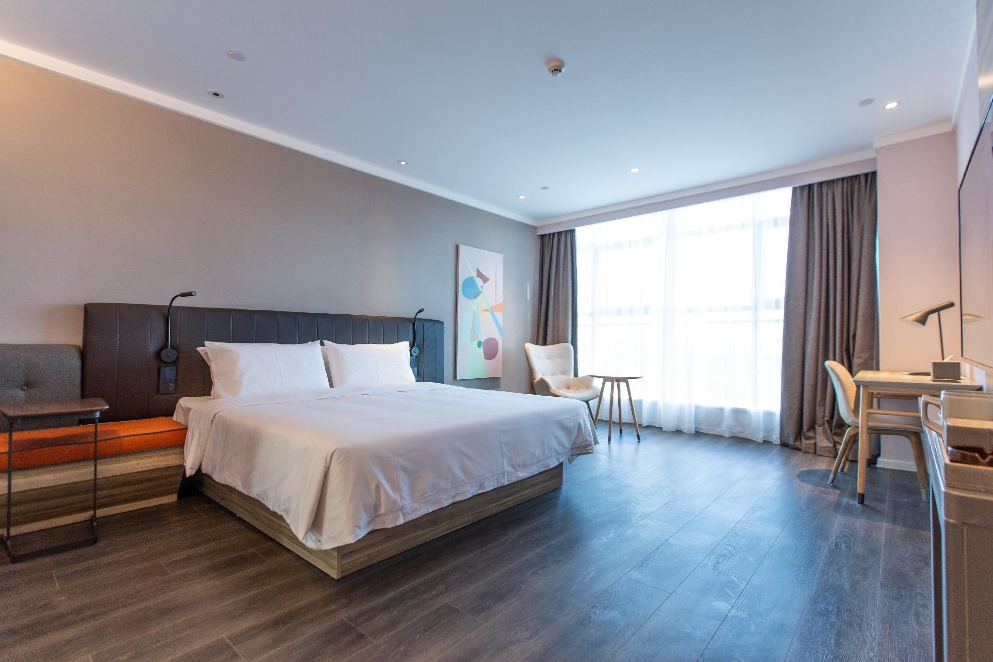 Business Queen Bed Room