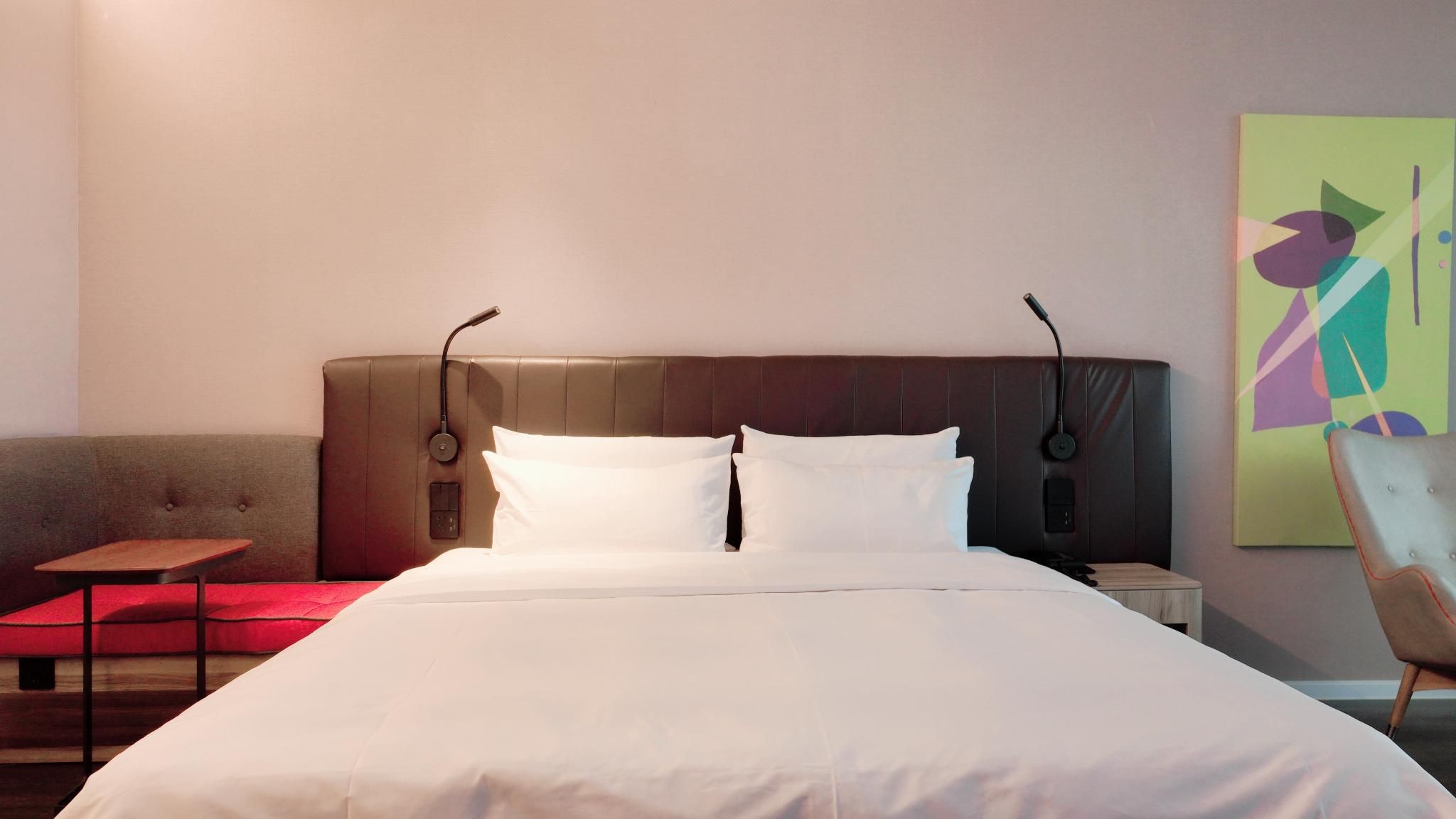 Business Queen Bed Room