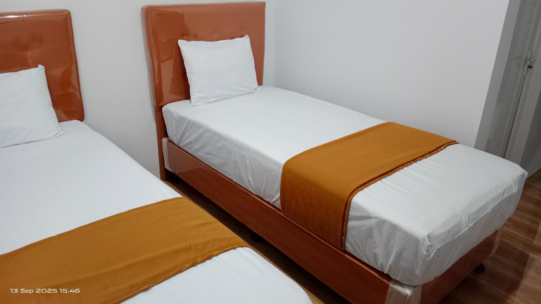 Deluxe - 1 Queen Bed