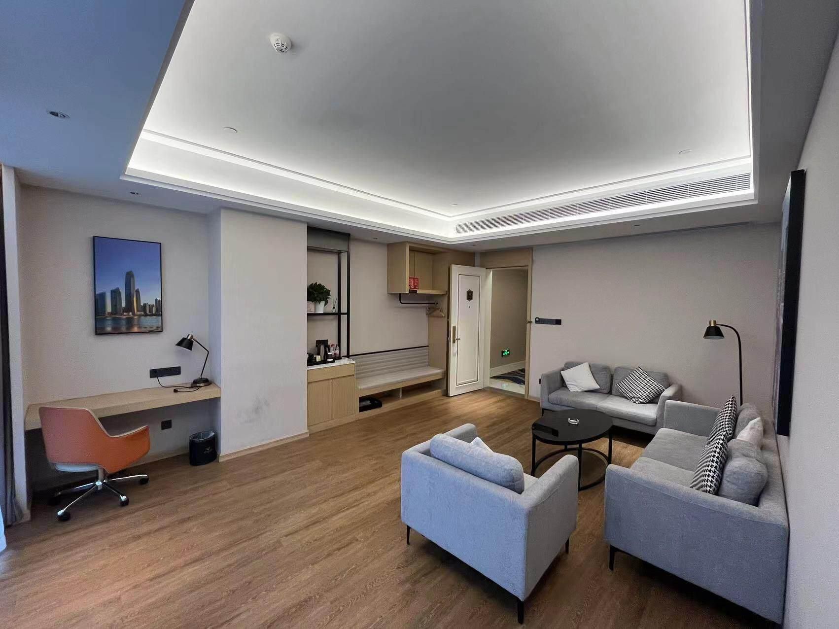 Deluxe Suite