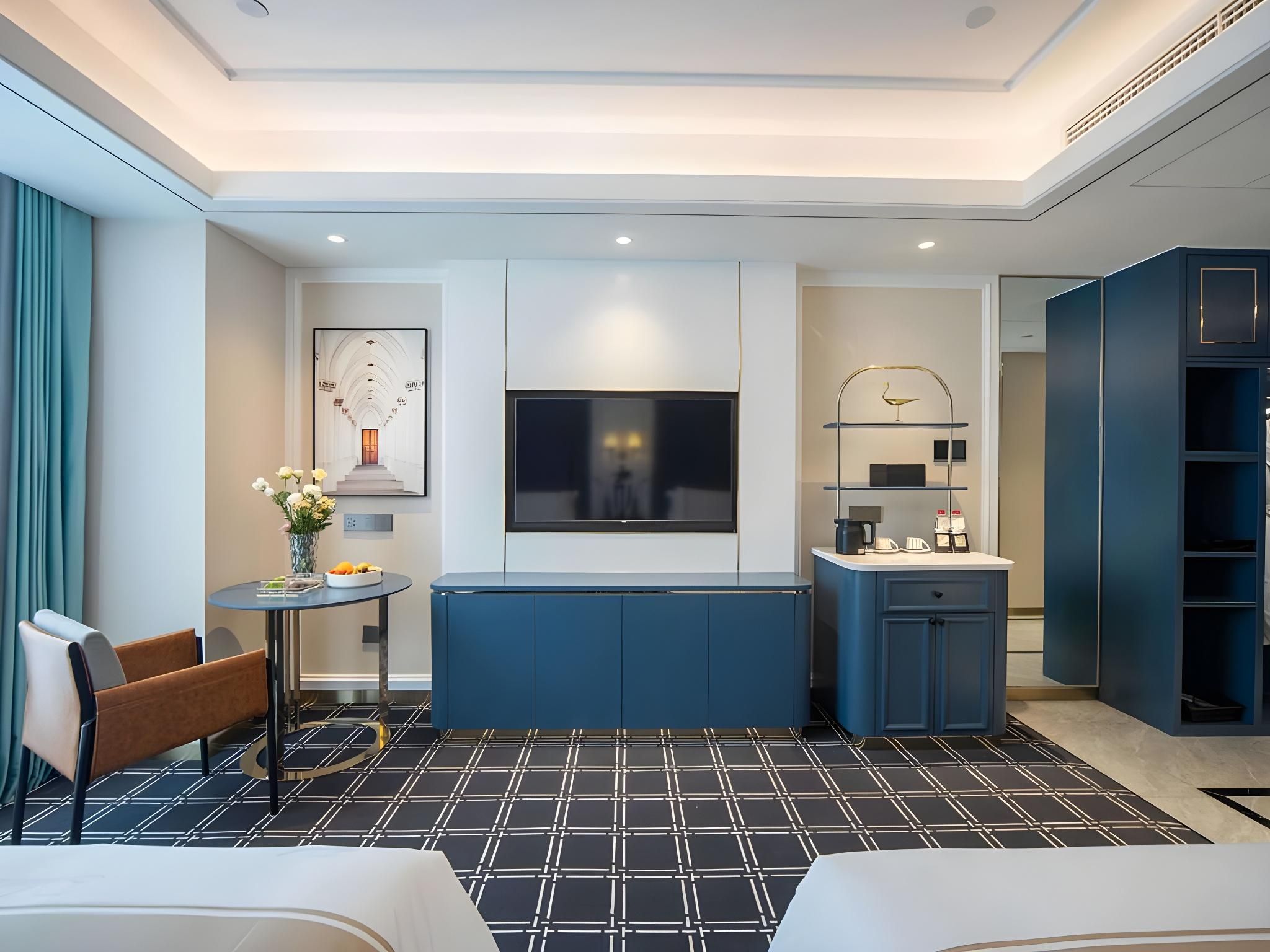 Deluxe Pure King Room