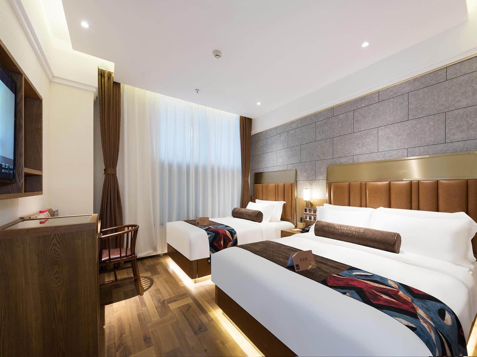 Business King Room