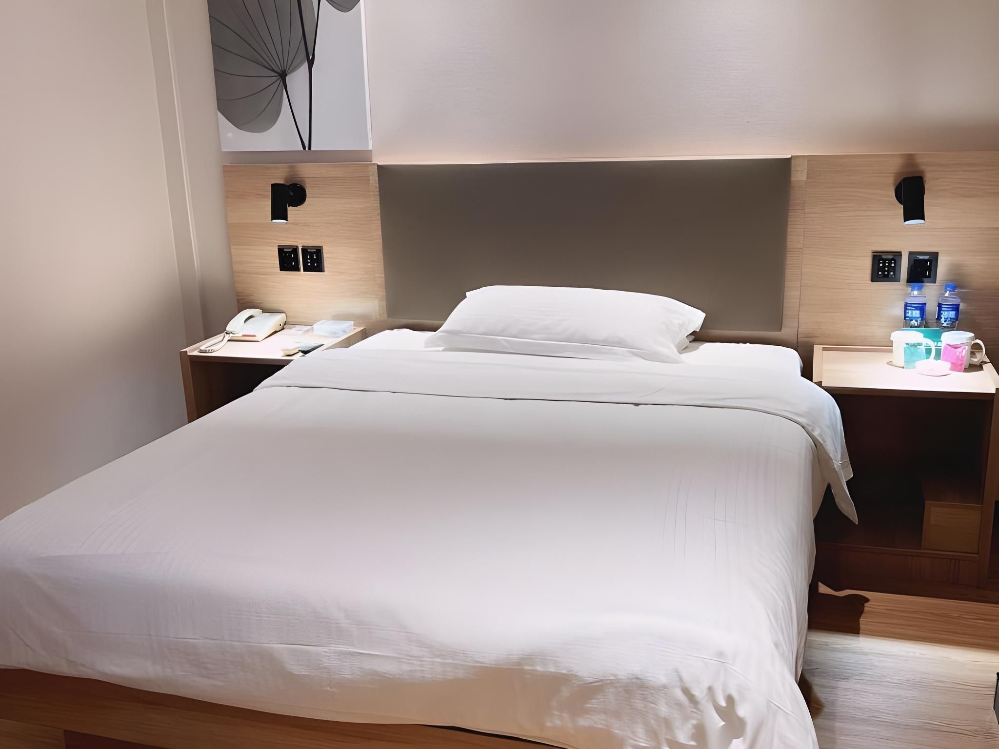 GTR Special offer - Guest Room with One 1.5M Bed