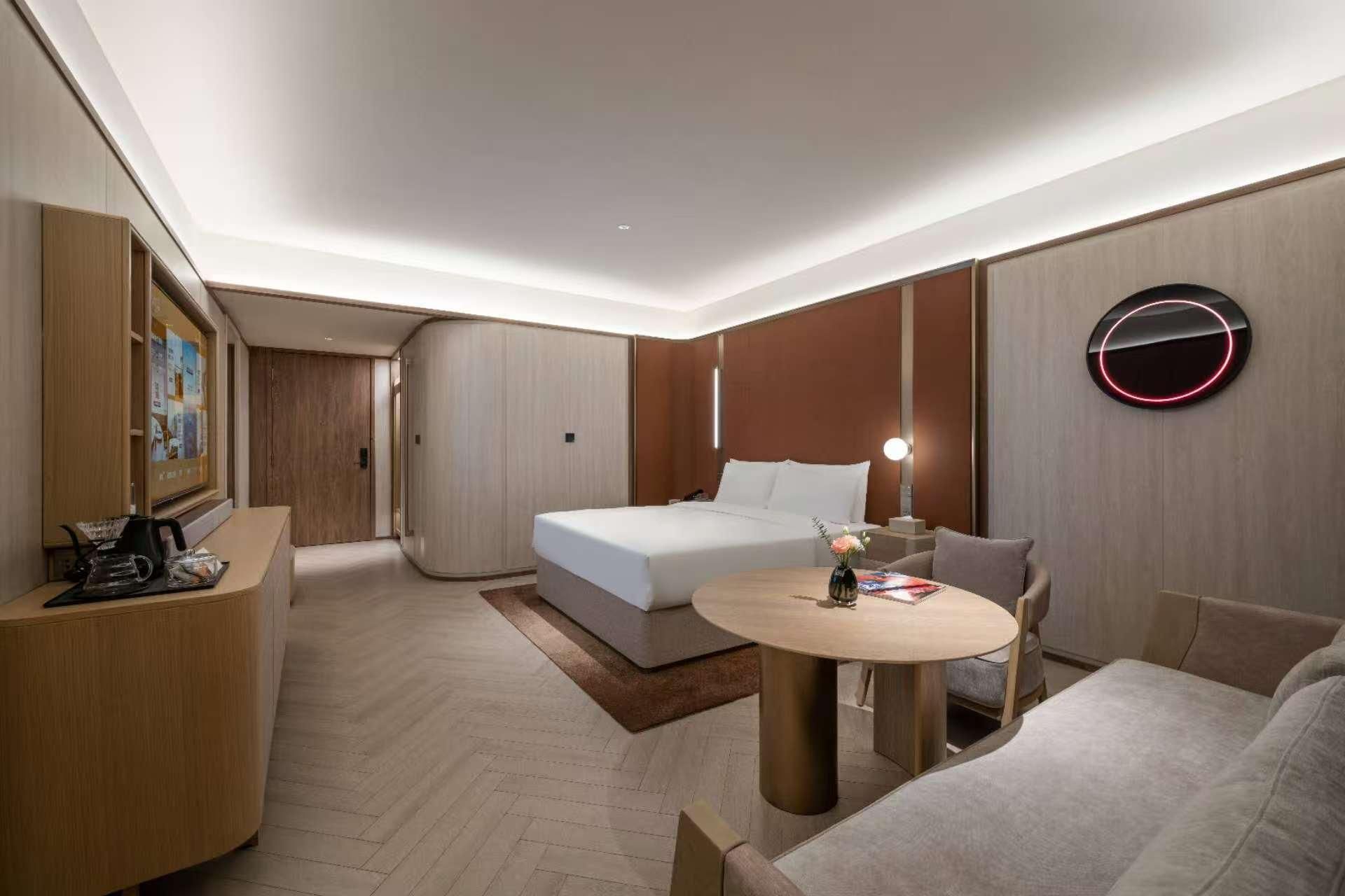 Huazhu - Deluxe Bed Room With View