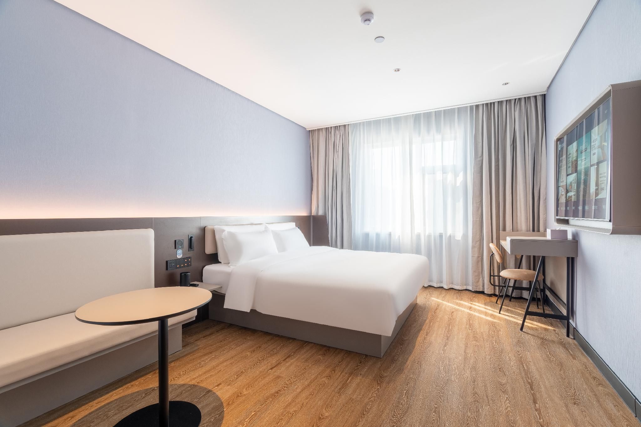 Business Queen Bed Room