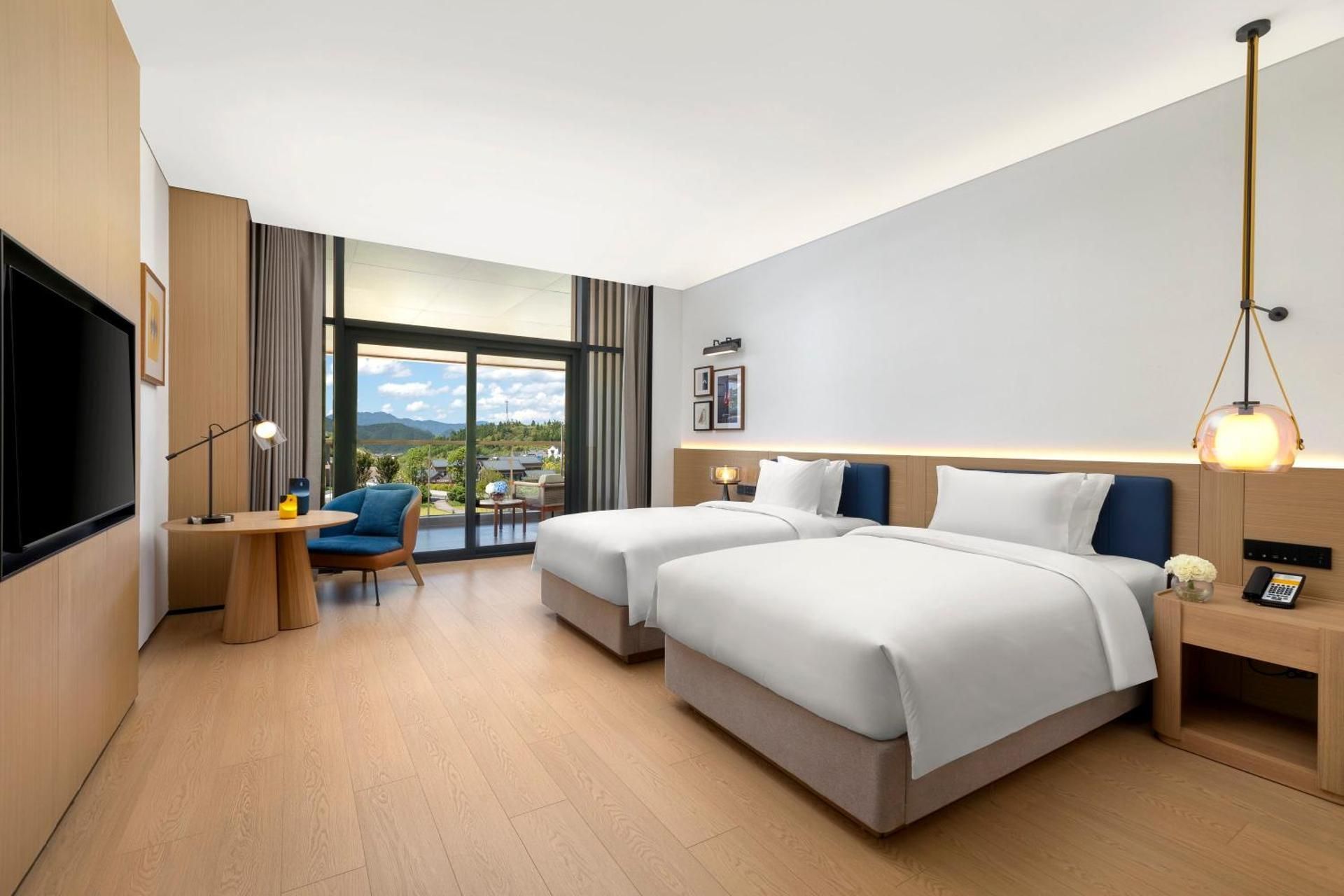 Standard Twin Room with Furnished Balcony