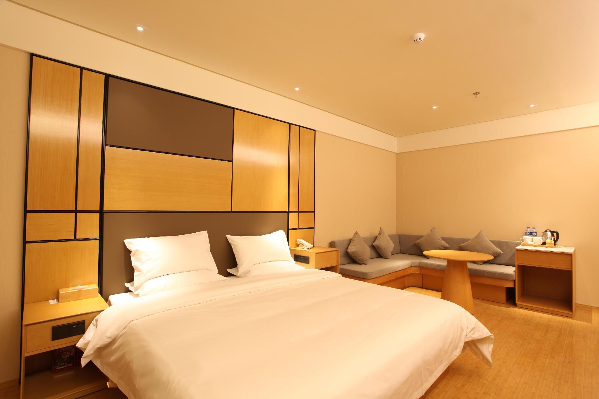 Huazhu - Superior T Bed Room