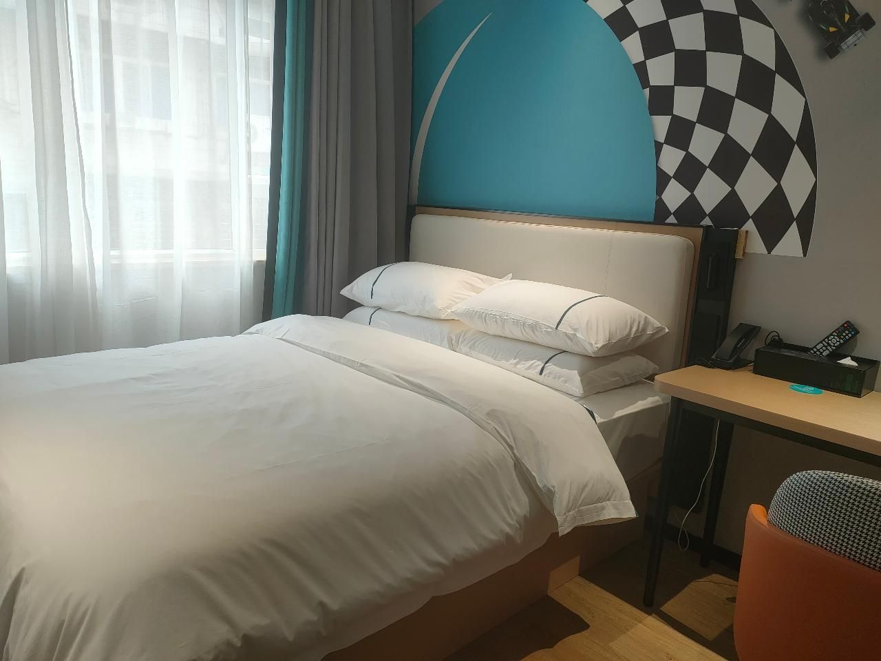 Dossen - Standard Bed Room