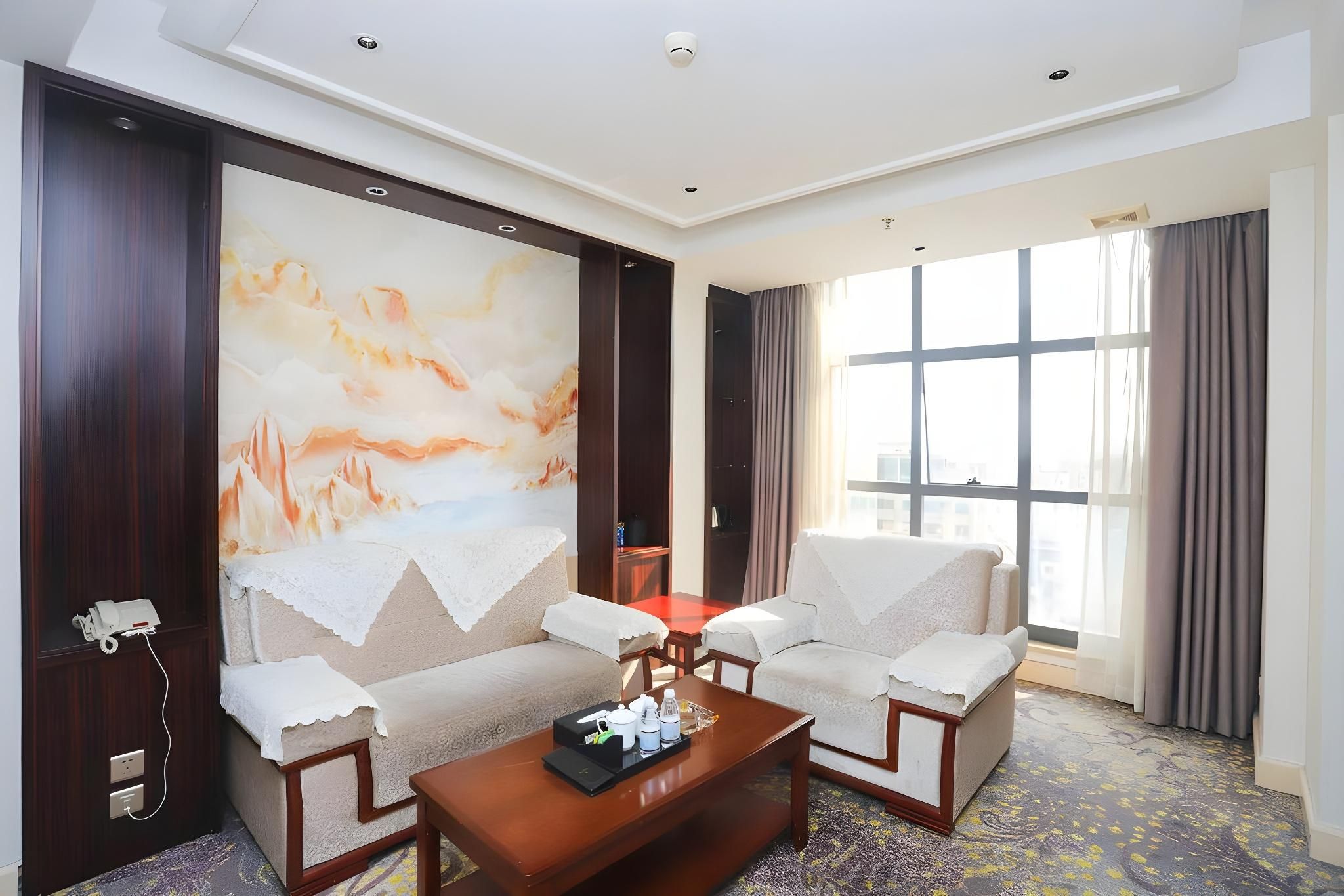 Suite - 1-Room (1 living room)