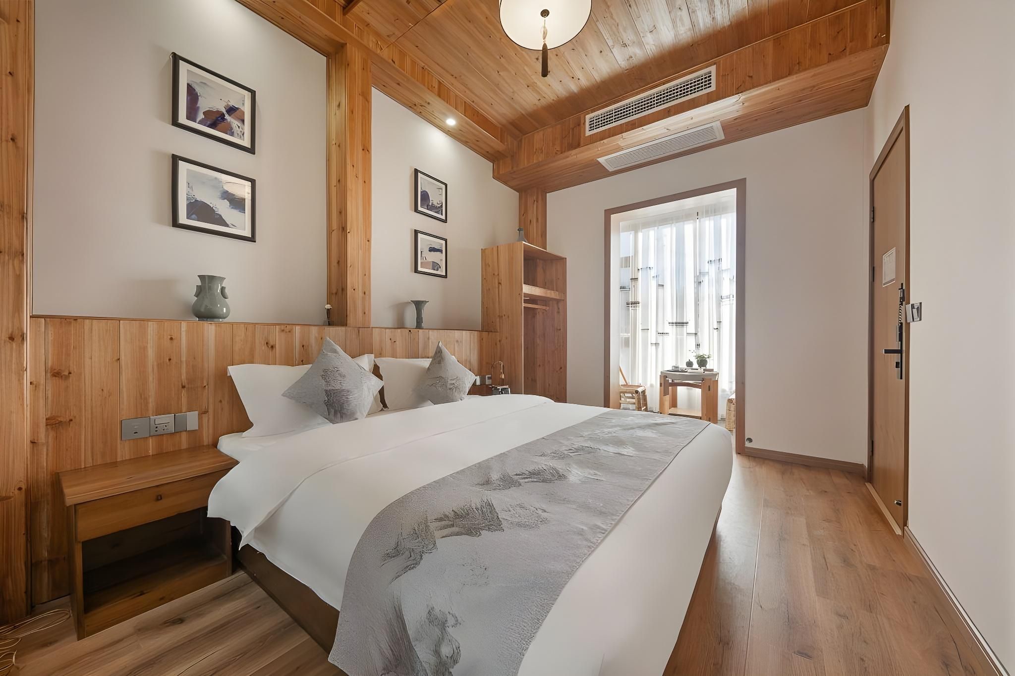 King Suite Room