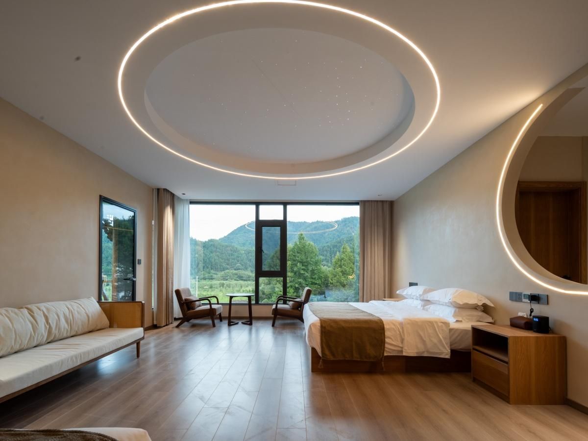 Deluxe Family Room