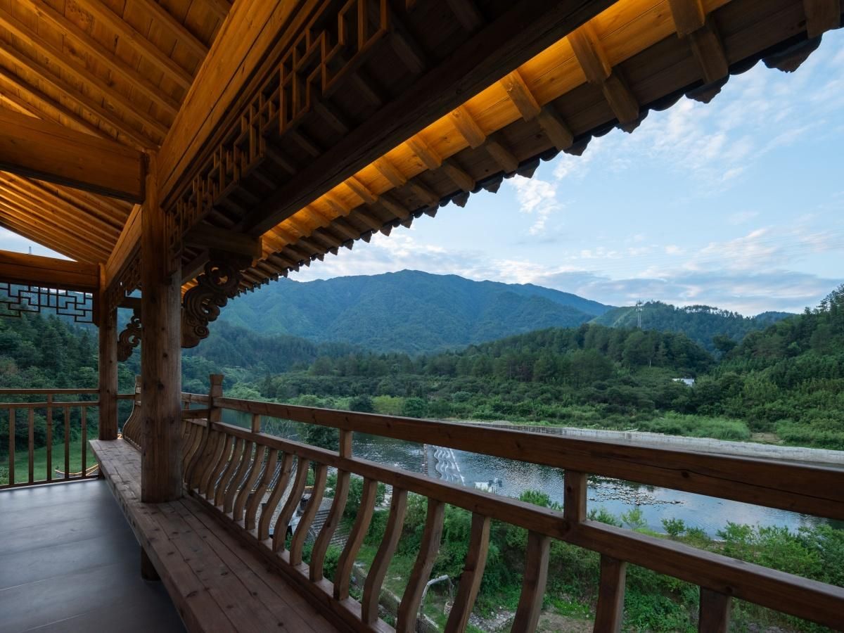 Deluxe King River View