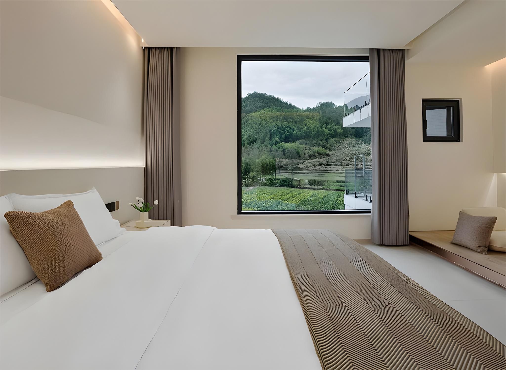 Queen Suite