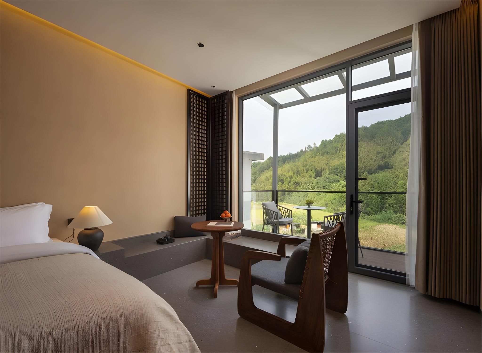 King Suite with Sofa Bed