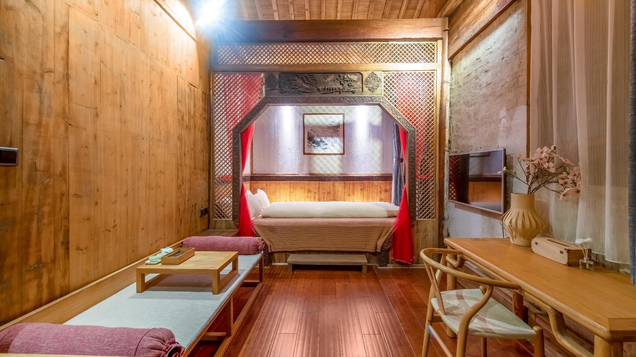 Mountain View Queen Room