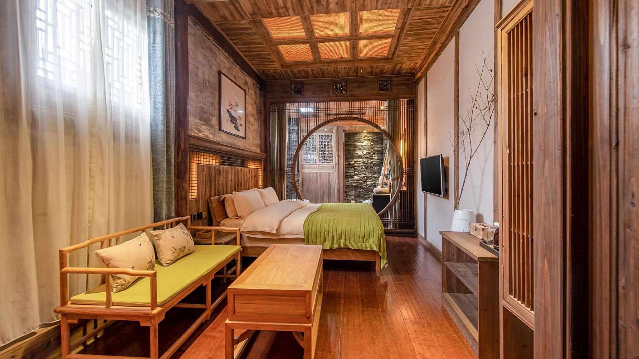 1 King Bed