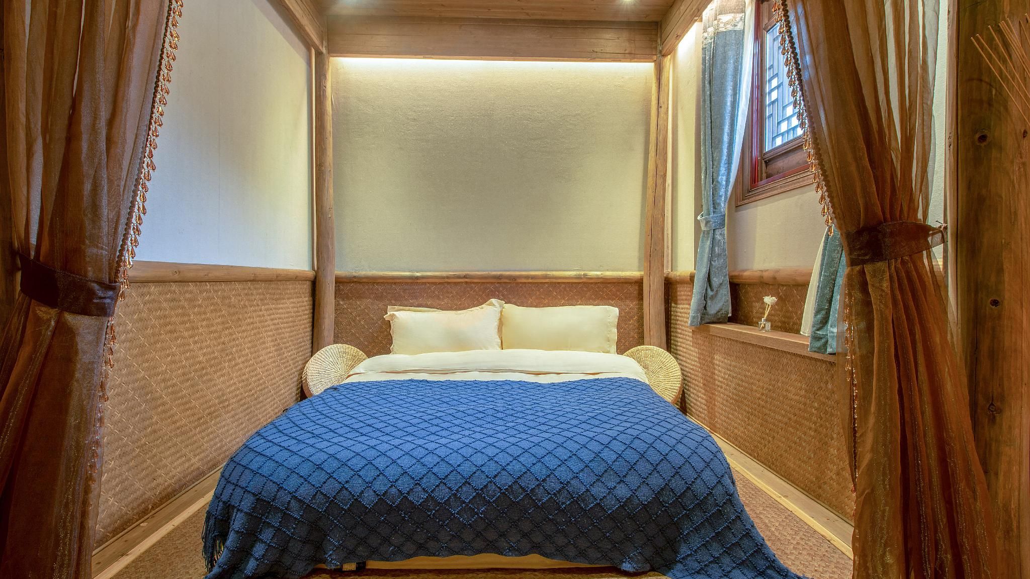One Bedroom Deluxe Mountain View