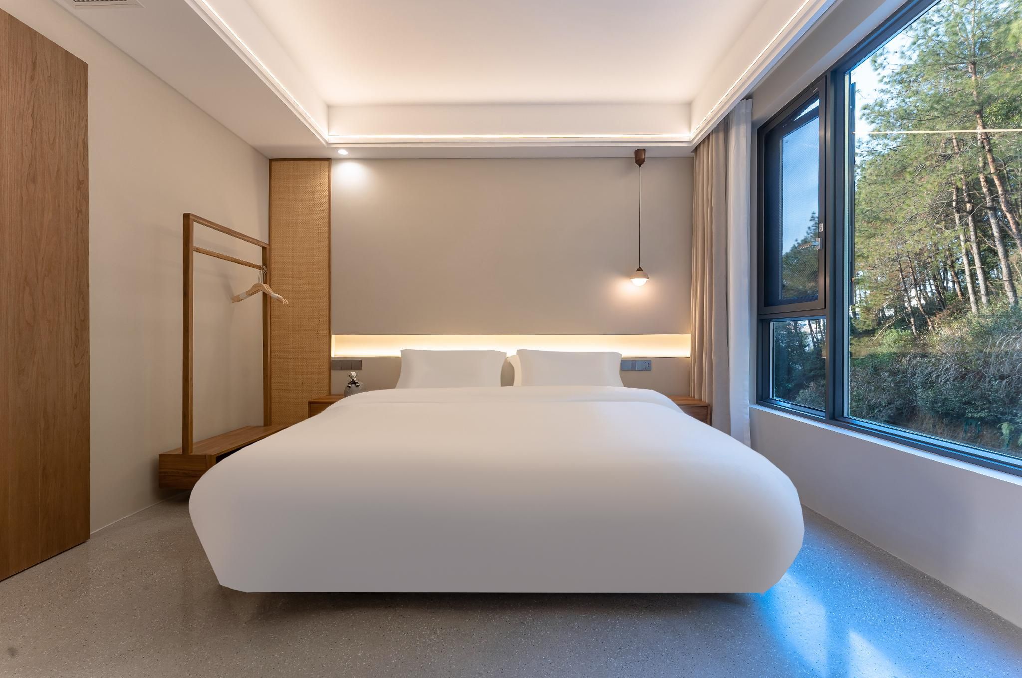 Suite Room with Jacuzzi and Minibar