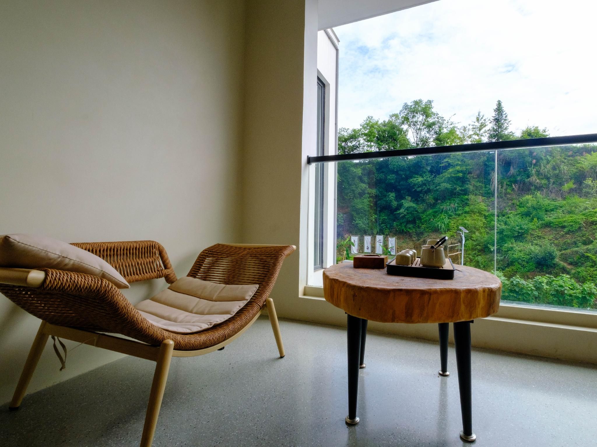 Suite Room with Jacuzzi and Minibar
