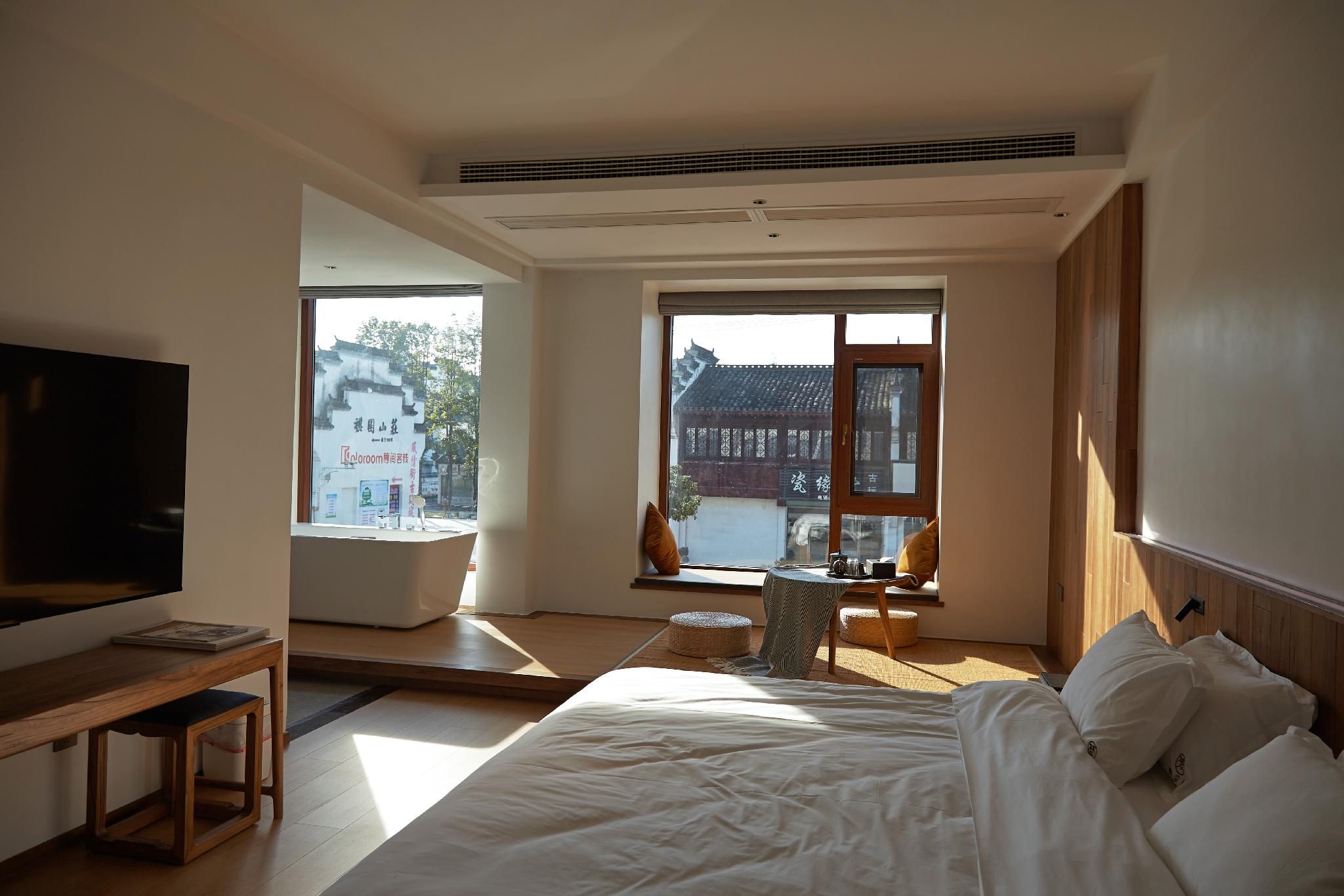 Huazhu - Room With Bed