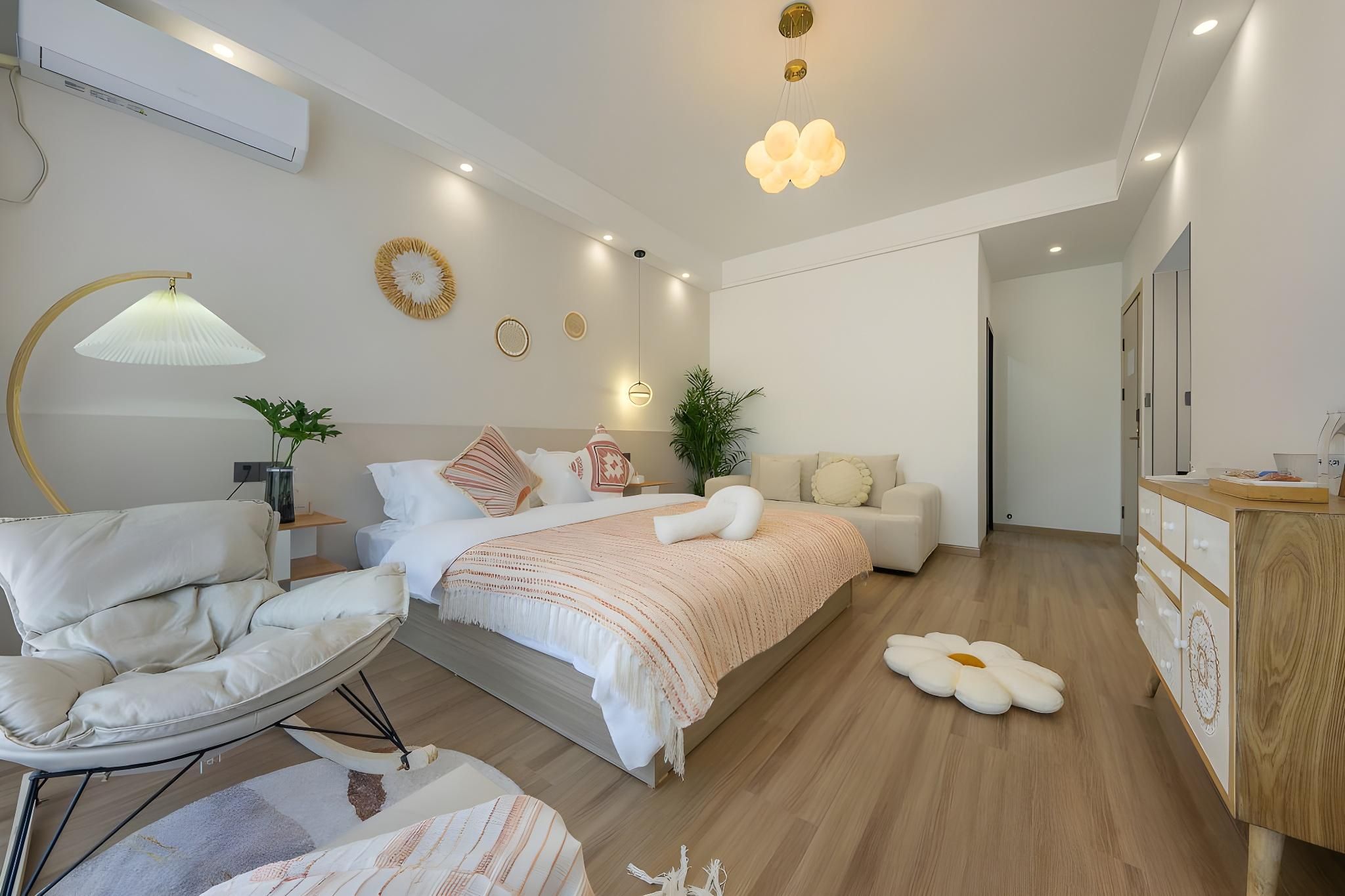 Mountain View King Room