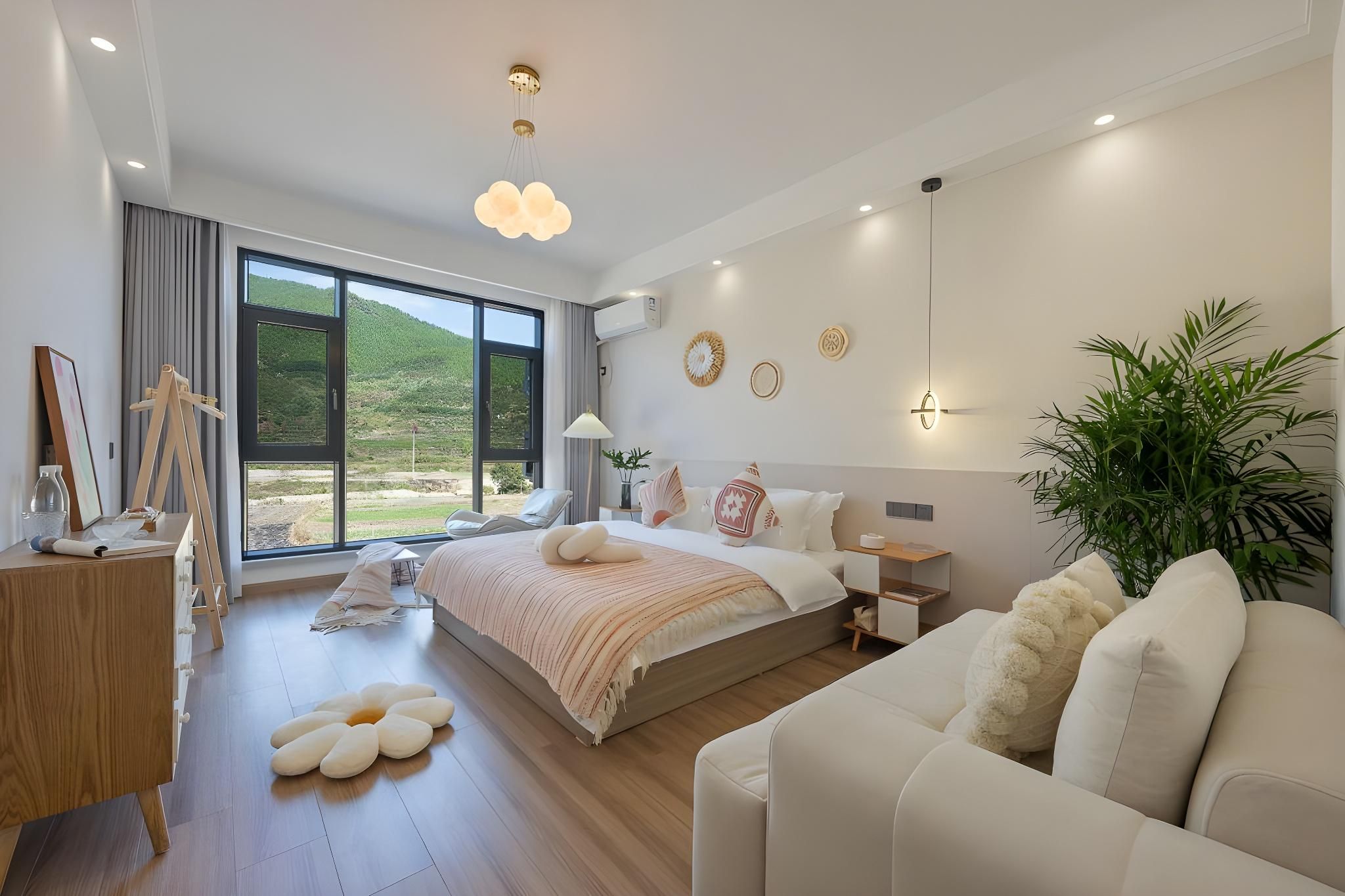 Mountain View King Room