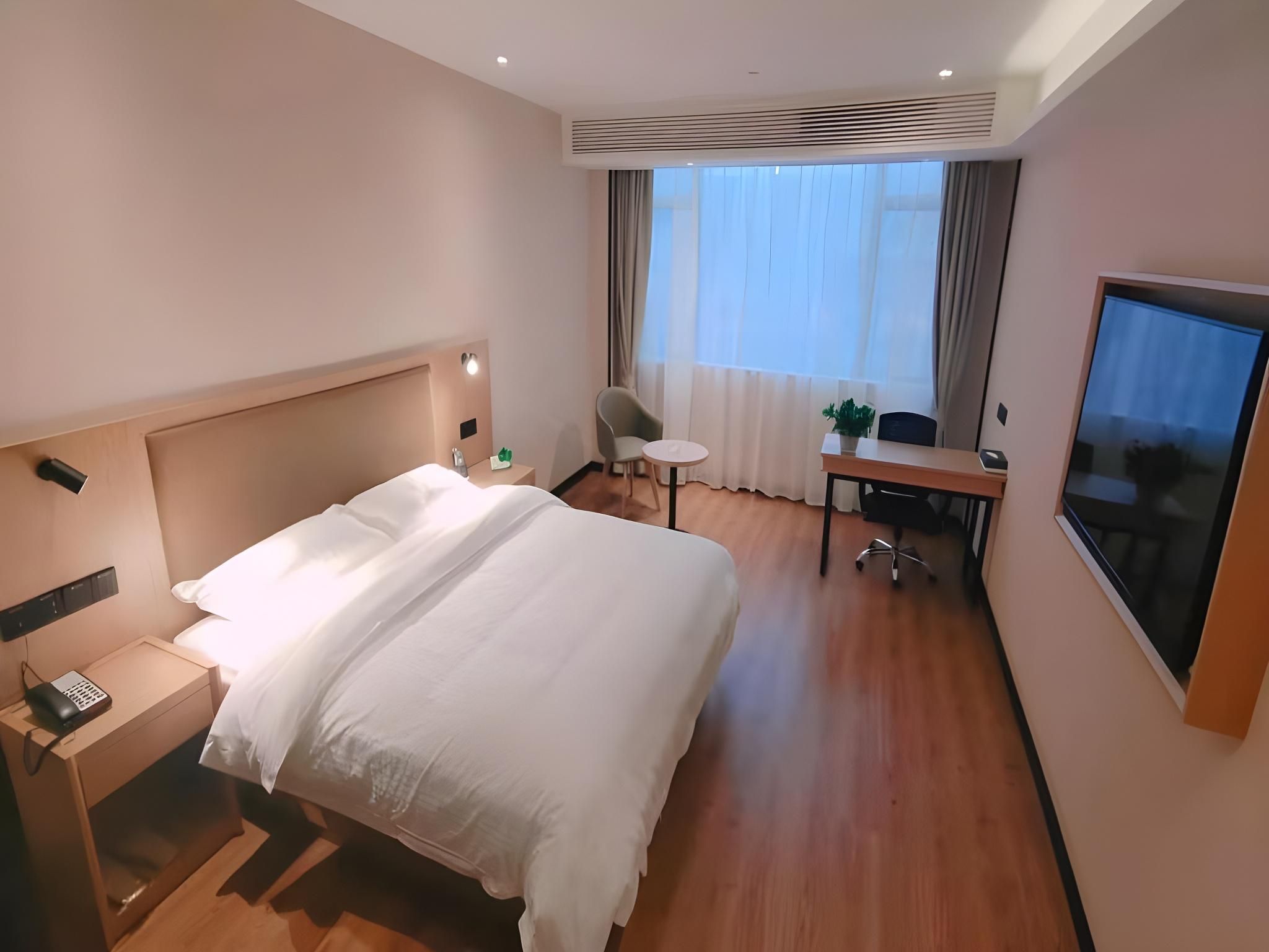 Business Queen Room