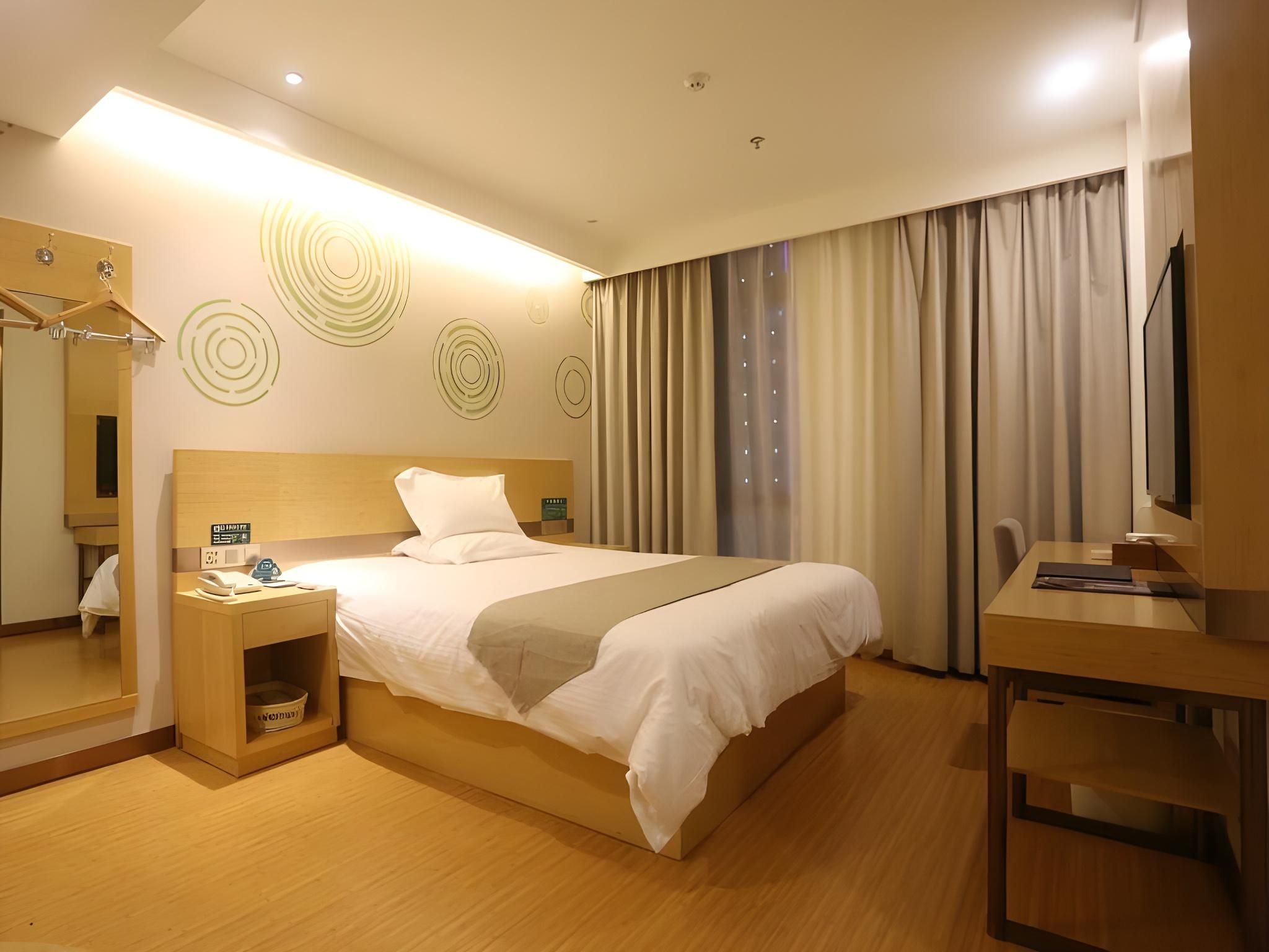 Business Queen Room
