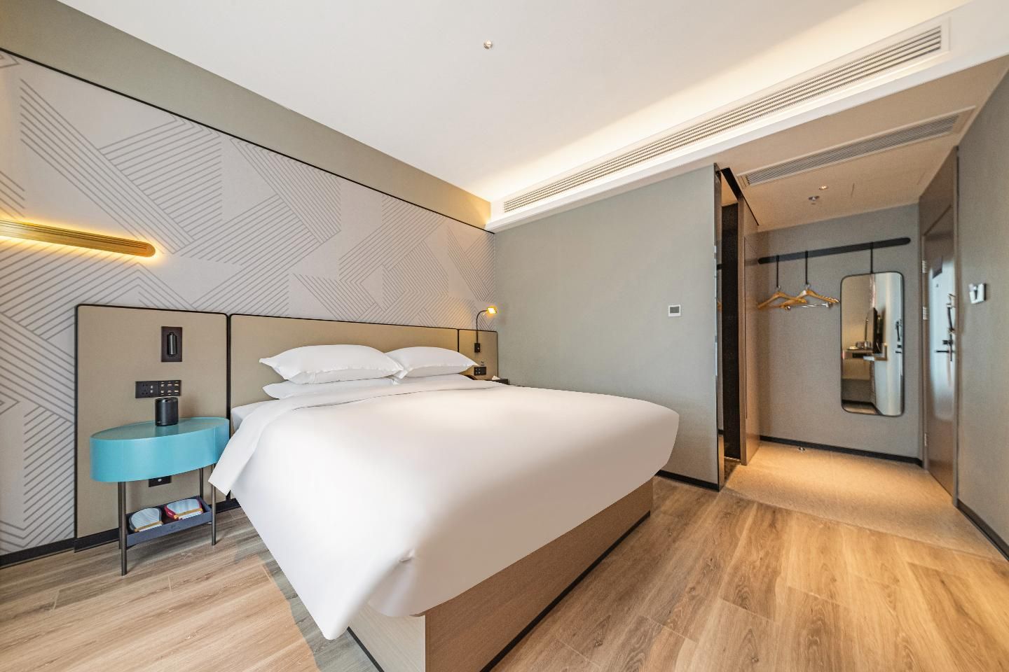 Dossen - Bed Room With City View
