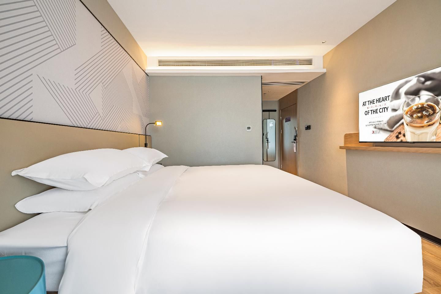 Dossen - Bed Room With City View