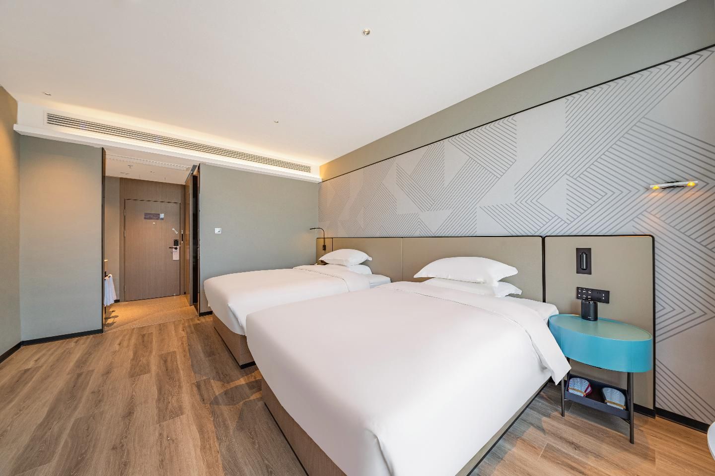 Dossen - Deluxe Family Room