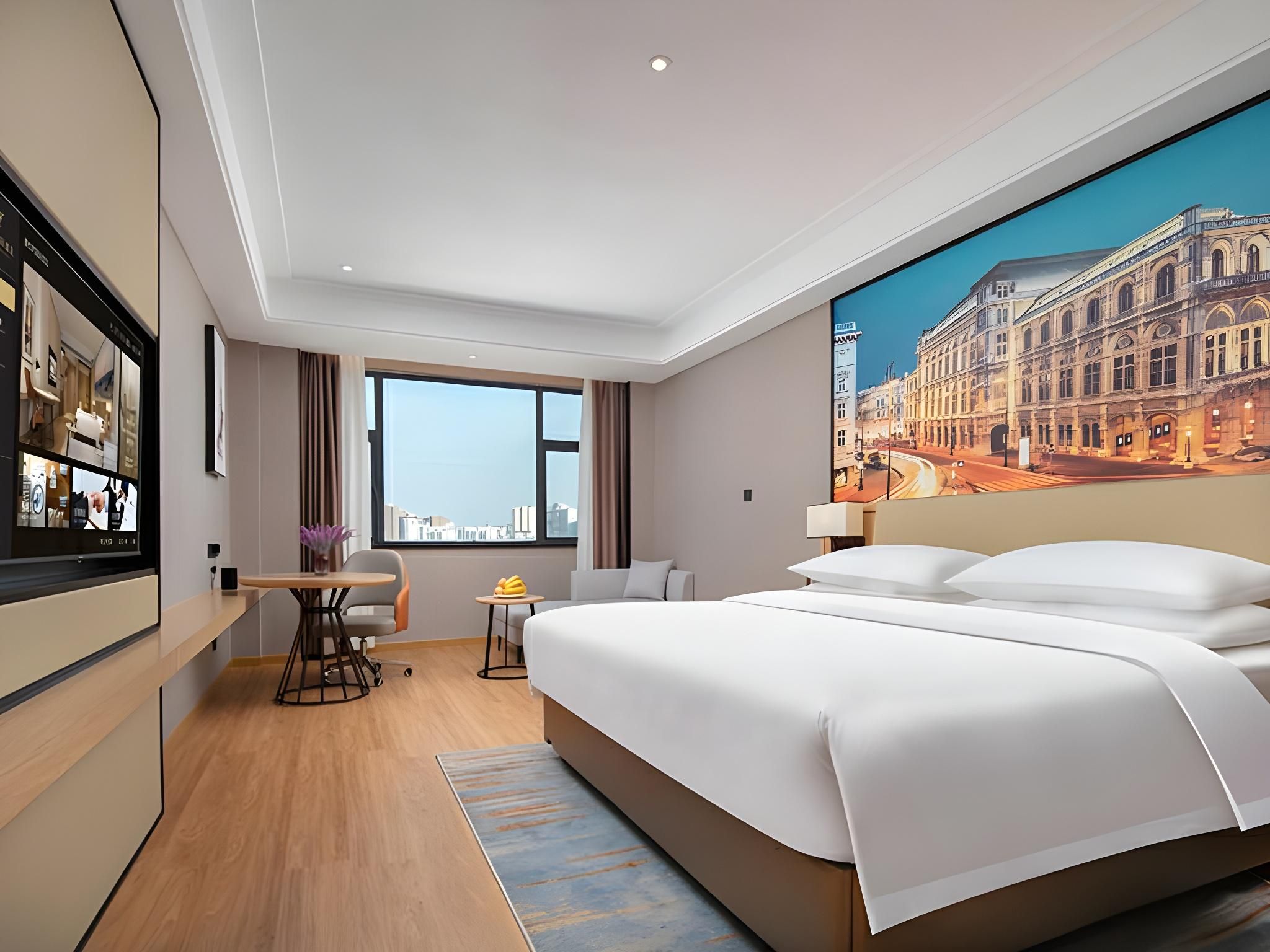 Deluxe Queen Room