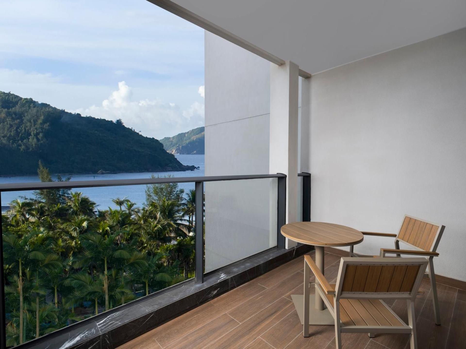 Standard Room with Sea View and Balcony
