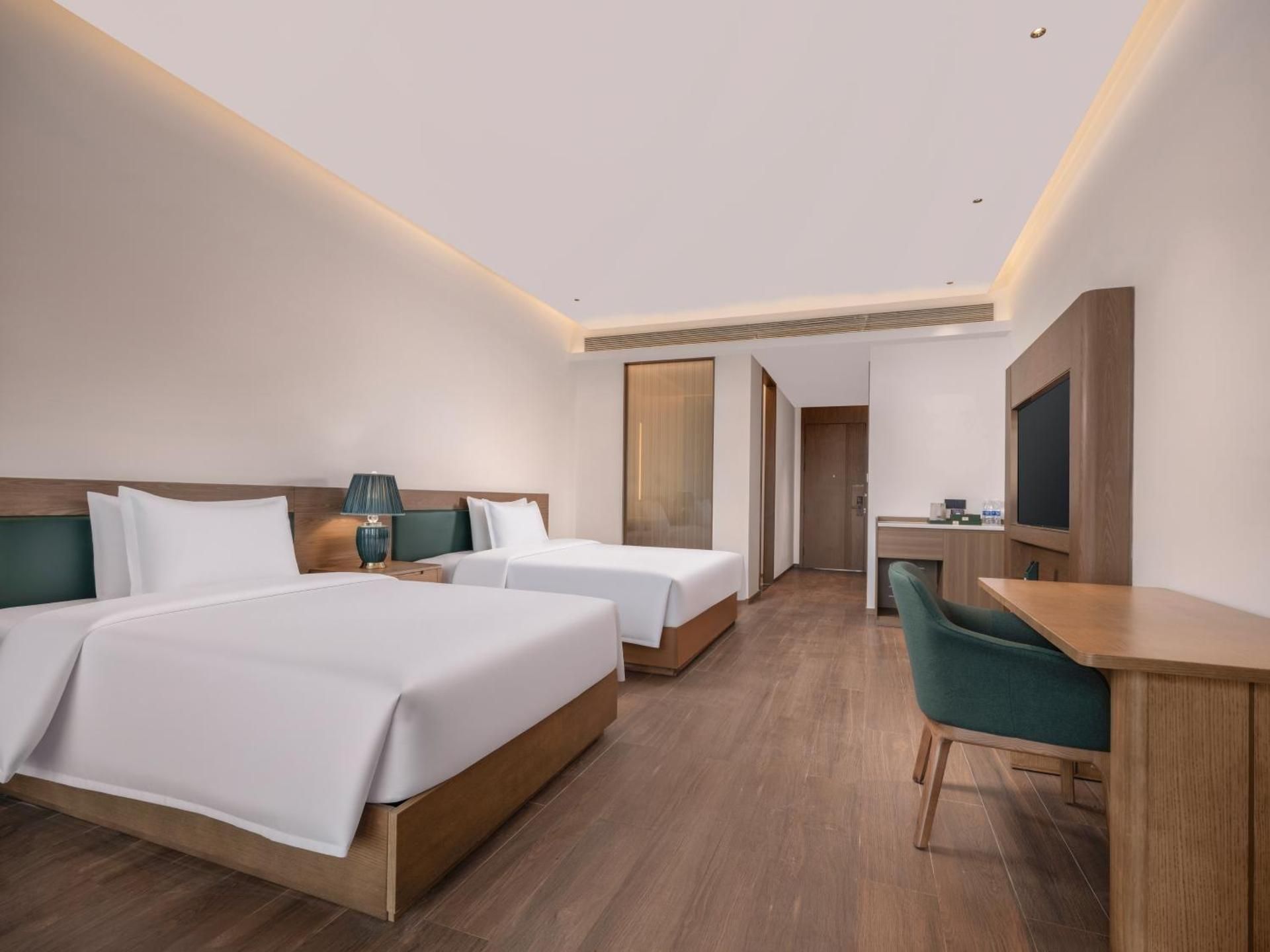 Standard Room with Garden View and Balcony