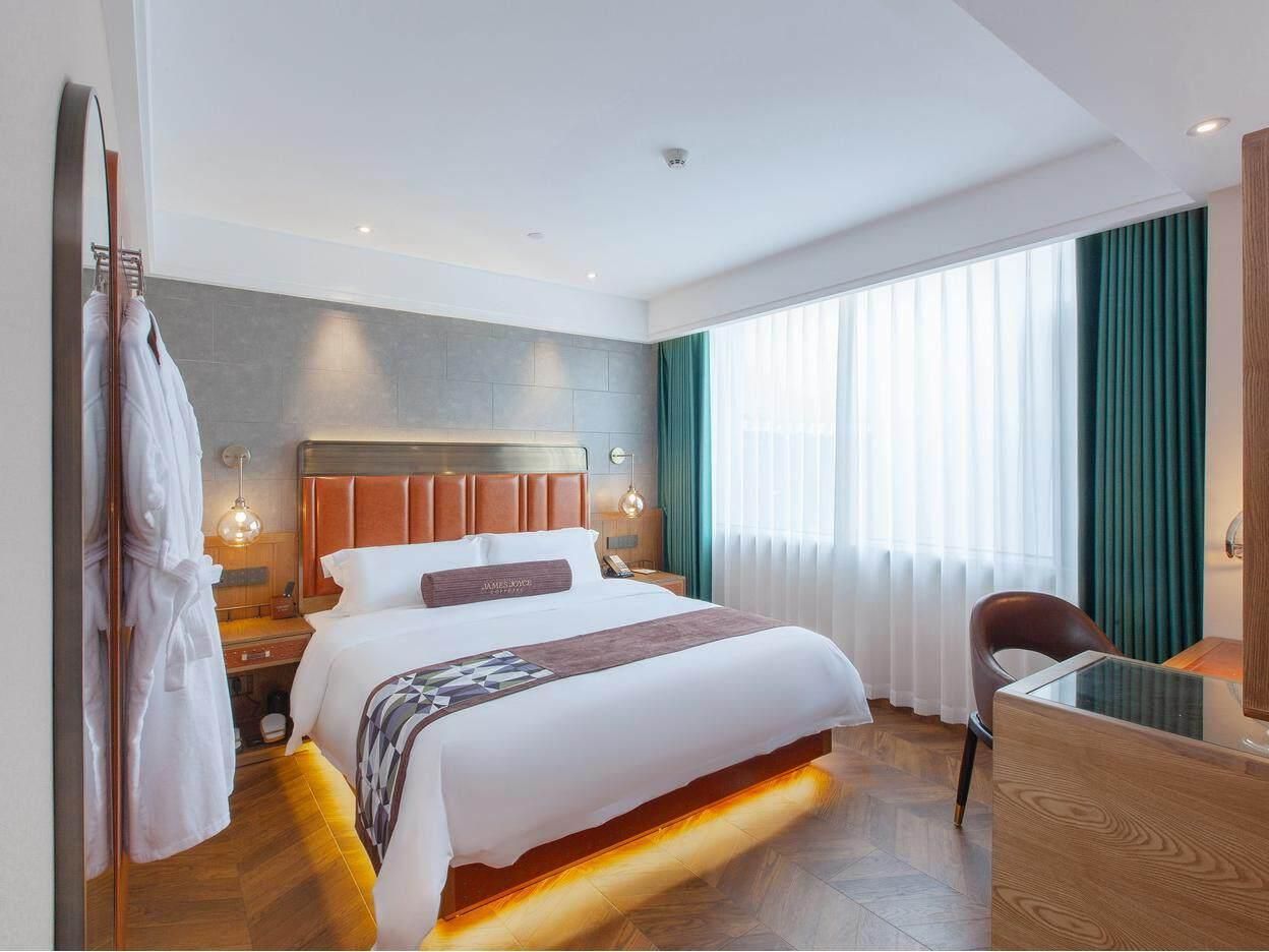 James Joyce - Chunxiang Bed Room