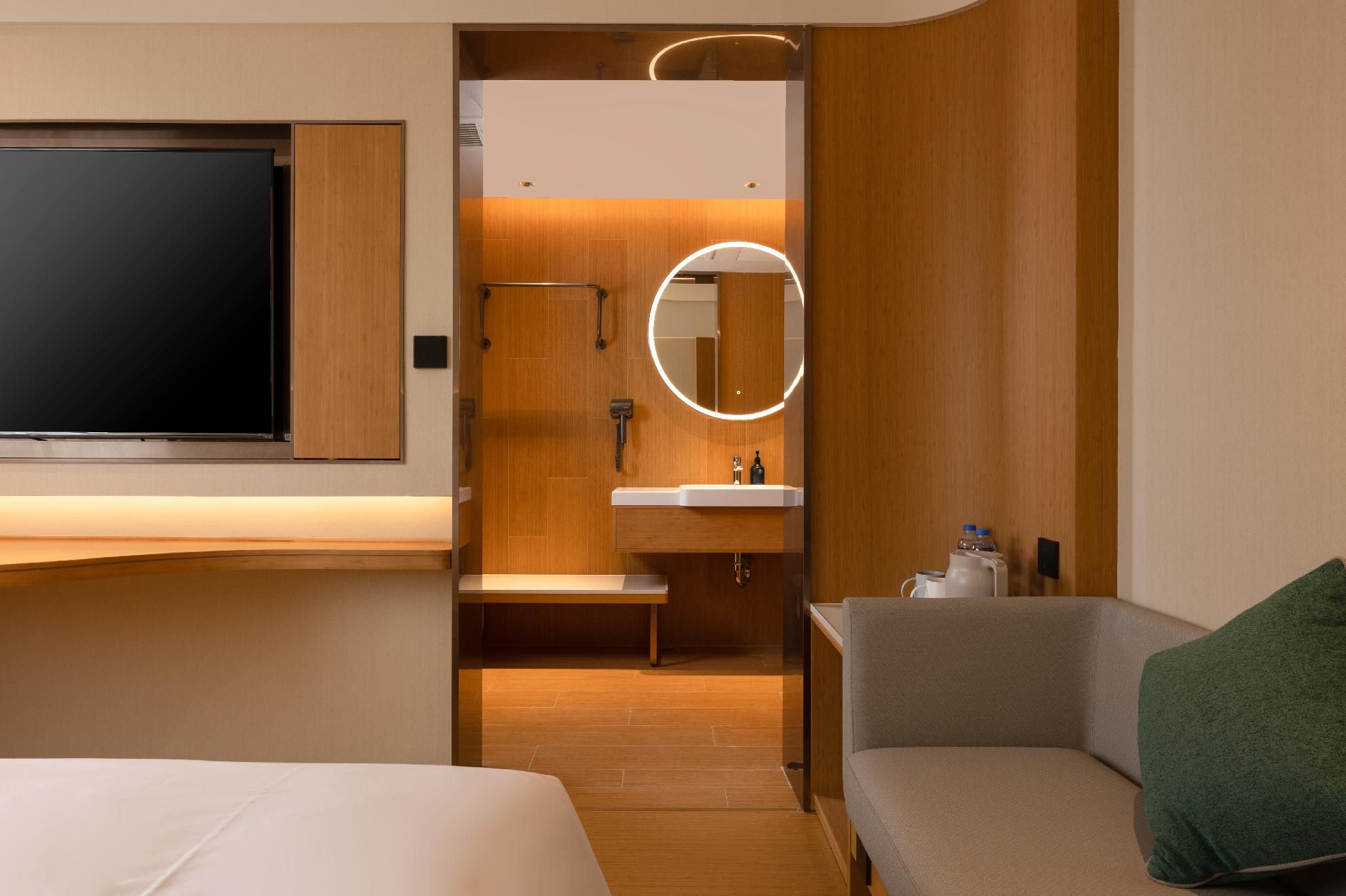 Huazhu - Deluxe Bed Room