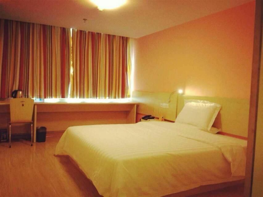 Business Queen Bed Room