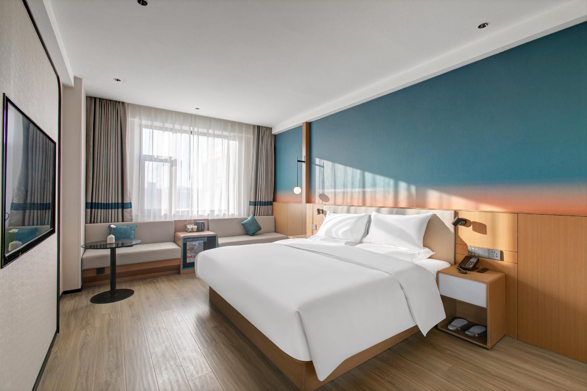 Business Queen Bed Room