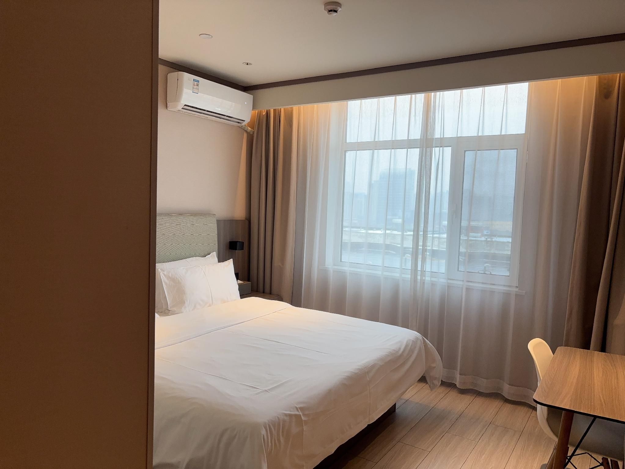 Business Queen Bed Room