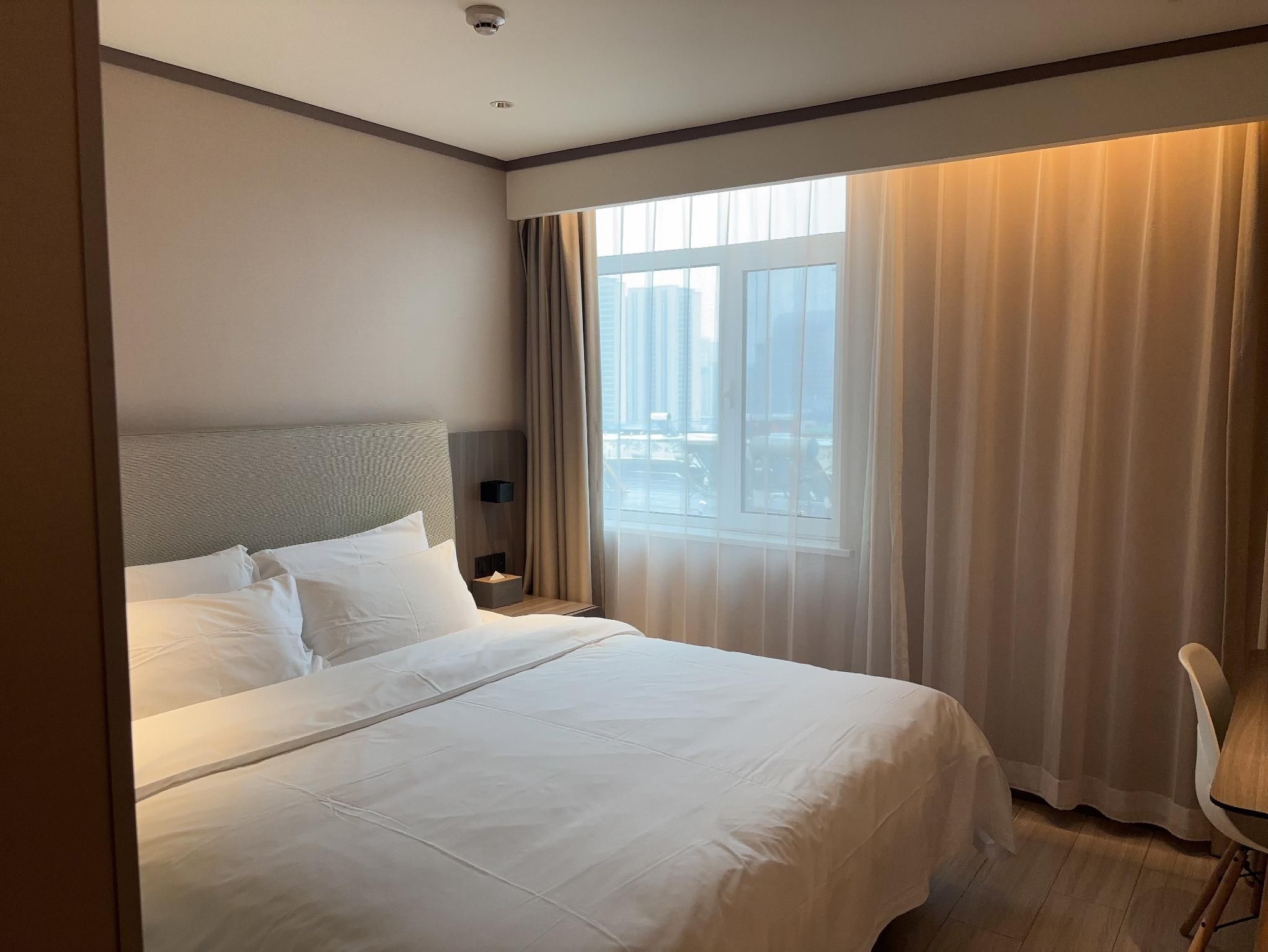 Business Queen Bed Room