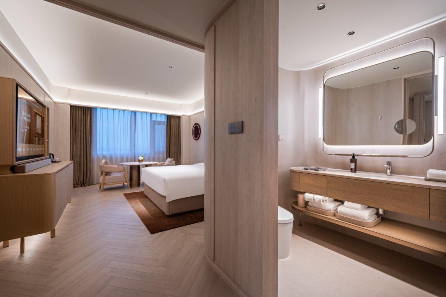 Deluxe Room Queen