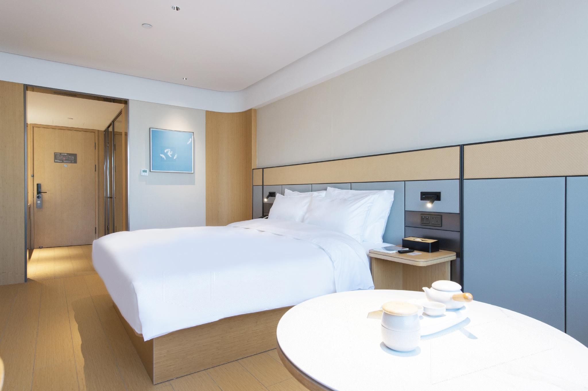 Business Superior Queen Room