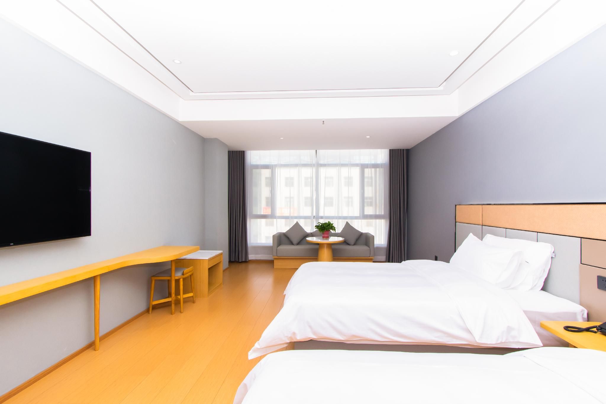 Huazhu - Family Room