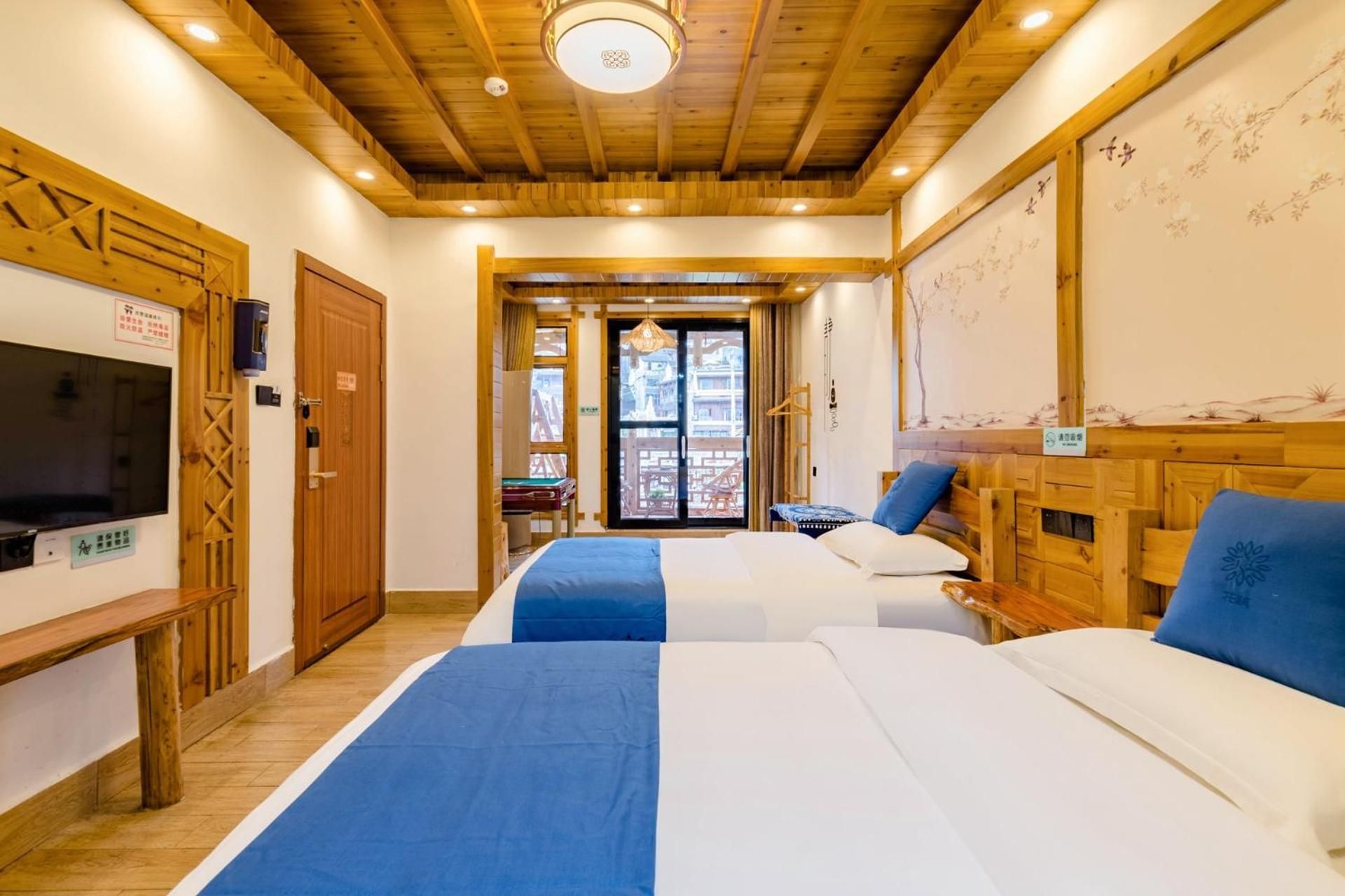 Floral Hotel Furong Ancient Town Qichi Inn Great Waterfall Twin Room