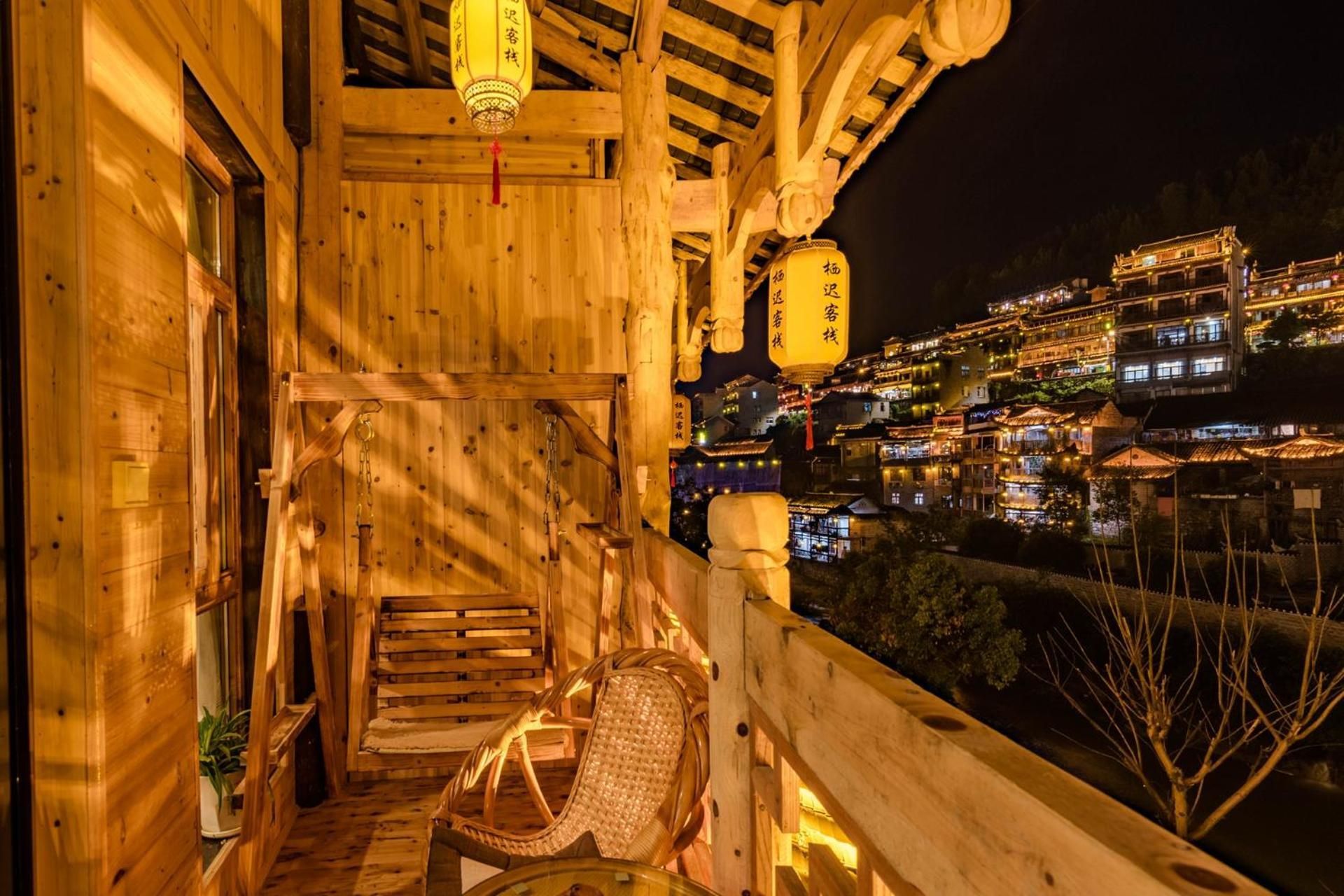 Floral Hotel Furong Ancient Town Qichi Inn Great Waterfall Twin Room 2